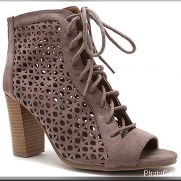 🆕🌟Brand New Peep Toes Booties 💟 - Picture 7 of 8